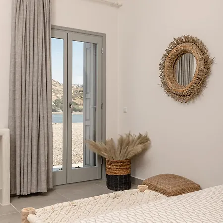 Porto Dema Luxury Schoinoussa