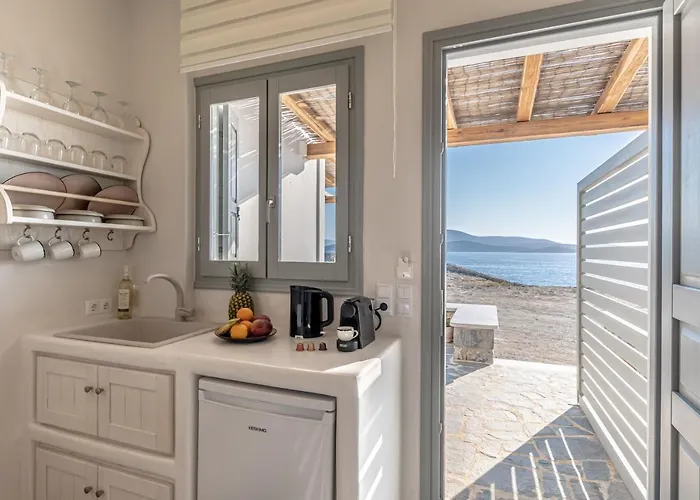 Porto Dema Luxury Schoinoussa