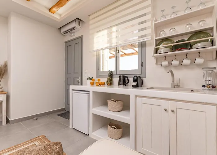 Porto Dema Luxury Schoinoussa