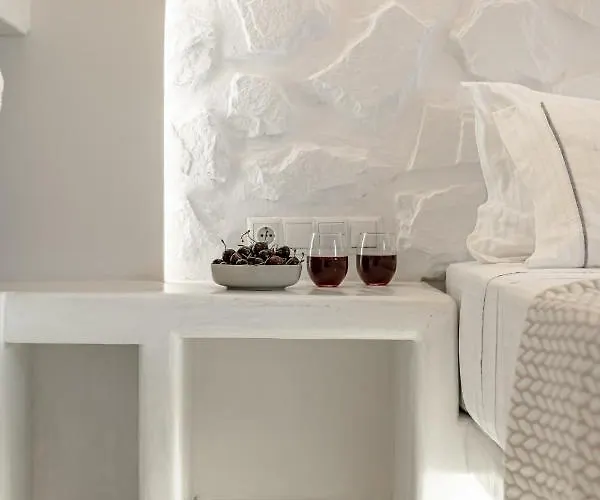 Porto Dema Luxury Schoinoussa