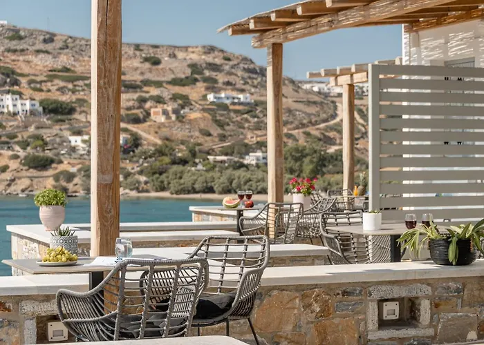 Porto Dema Luxury Hotel Schoinoussa