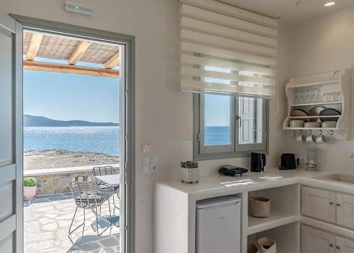 Porto Dema Luxury Schoinoussa