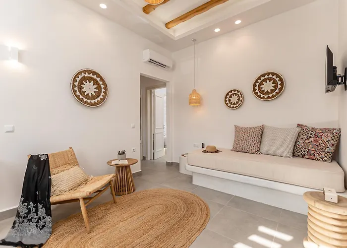 Porto Dema Luxury Schoinoussa