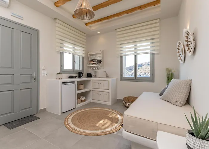 Porto Dema Luxury Schoinoussa