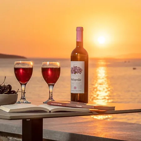 Porto Dema Luxury Schoinoussa